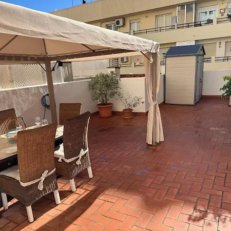 Piso En Avenida Principal 4 شقة *